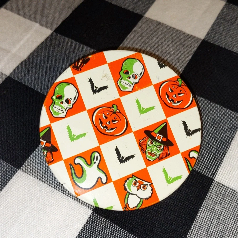 VTG Round Halloween Tin Litho Ratchet Style Noise Maker Witch Skull Jack Ghost